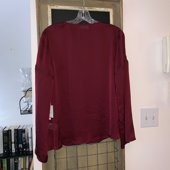 Laundry by Shelli Segal Burgundy Lace Trim V-Neck Blouse Size Small - Picture 6 of 7